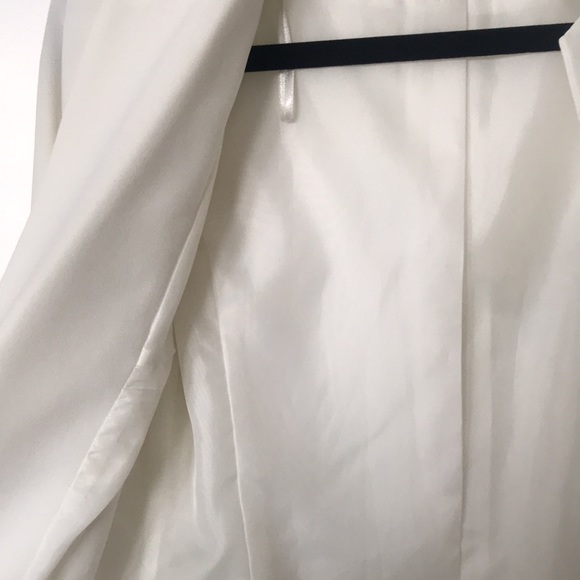 H&M women’s white blazer - Picture 6 of 7